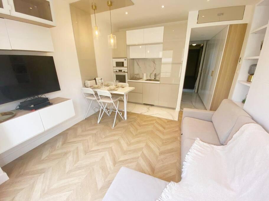 Appartement 2P Idealement Place Juan Les Pins Kültér fotó